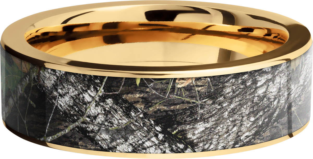 14K Yellow Gold 7mm flat band with a 6mm inlay of Mossy Oak Break Up Camo