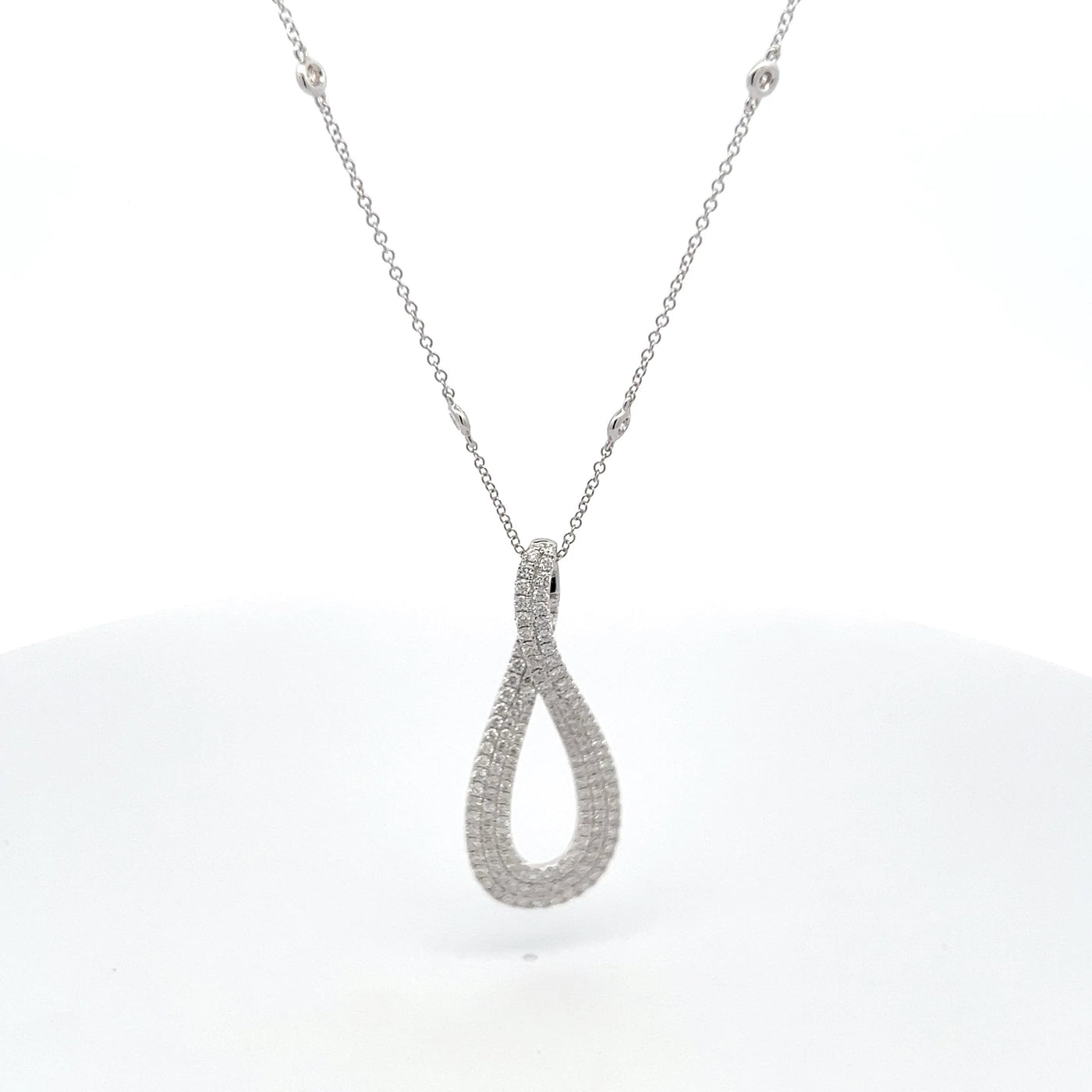 Diamond Twist Pave setting Pendant Necklace