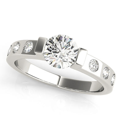 Round Diamond Single Row Engagement Ring